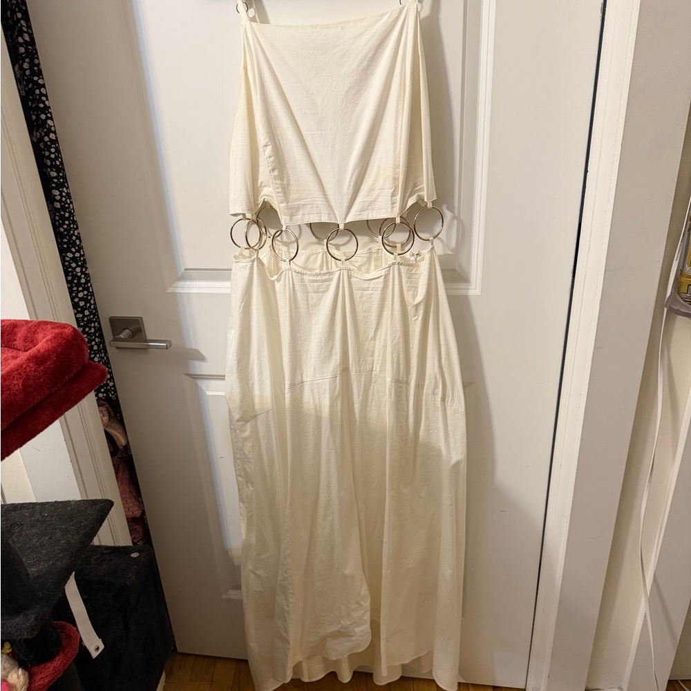 Fashion to Figure Cream Dress with Ring Accents Size 1.